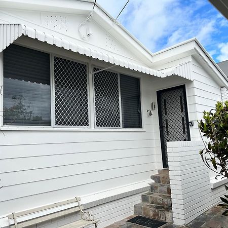 Comfortable Beach Home Scarborough Extérieur photo