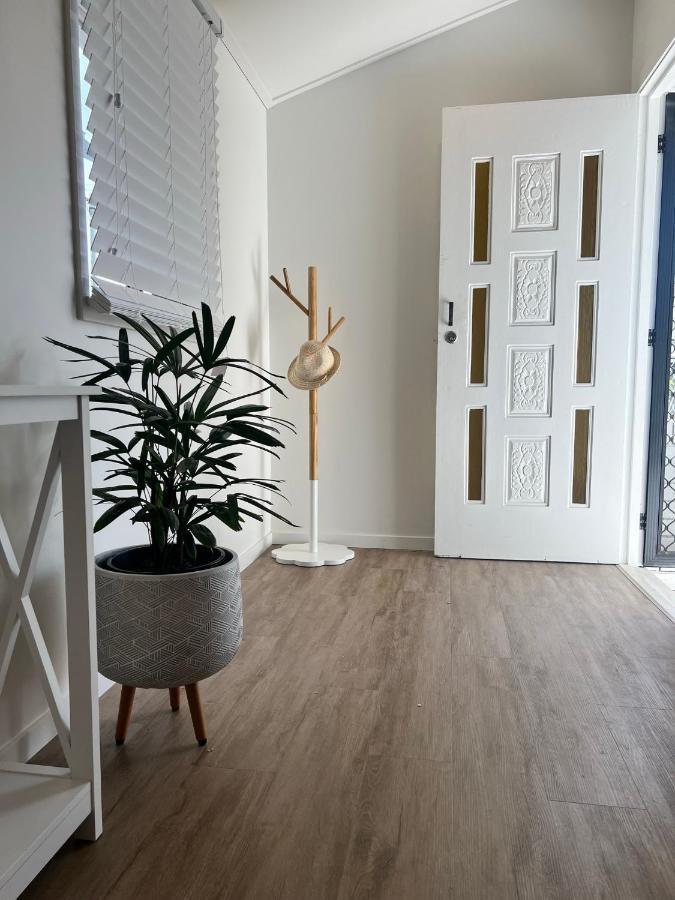 Comfortable Beach Home Scarborough Extérieur photo