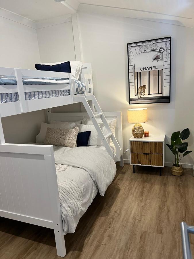 Comfortable Beach Home Scarborough Extérieur photo