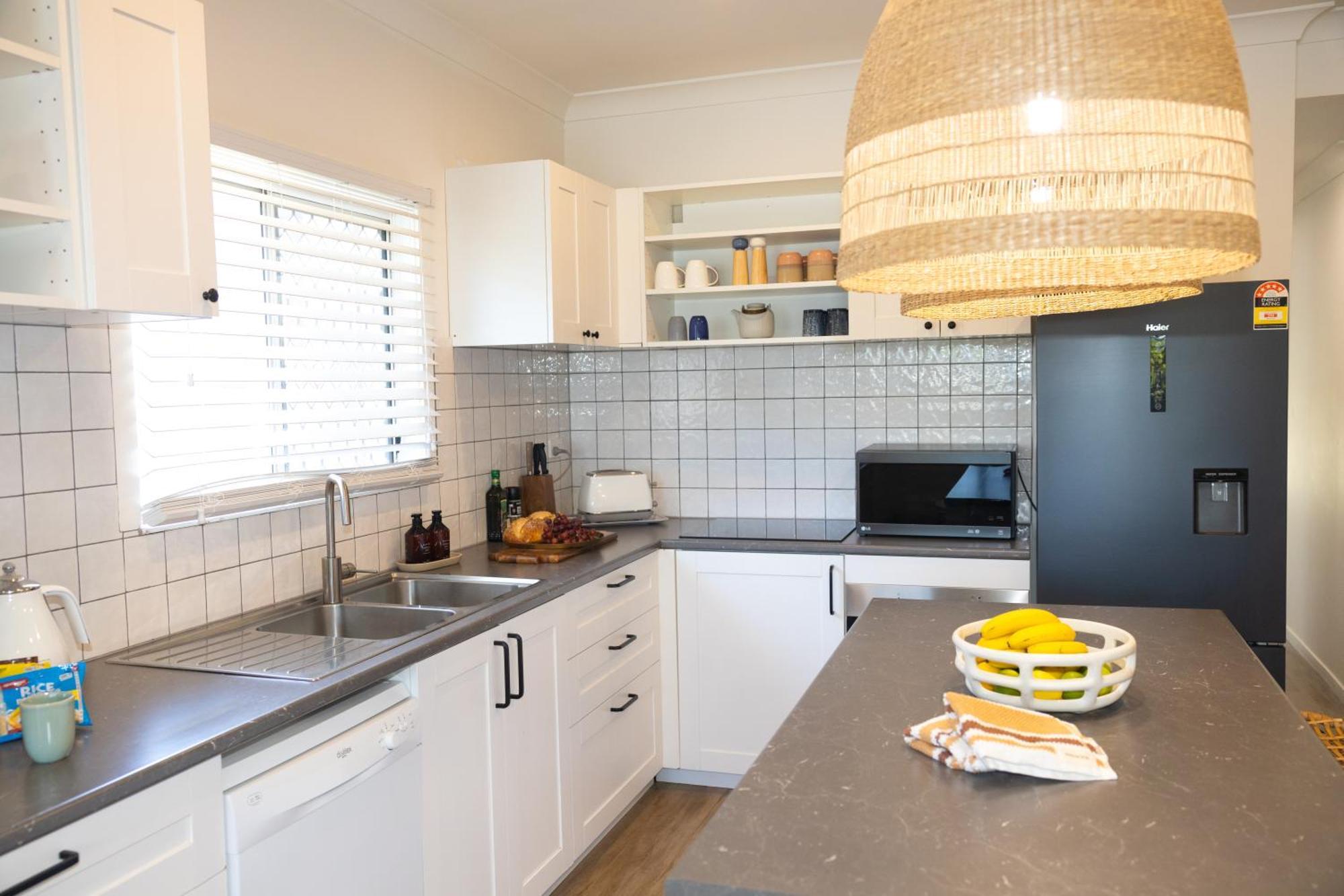 Comfortable Beach Home Scarborough Extérieur photo